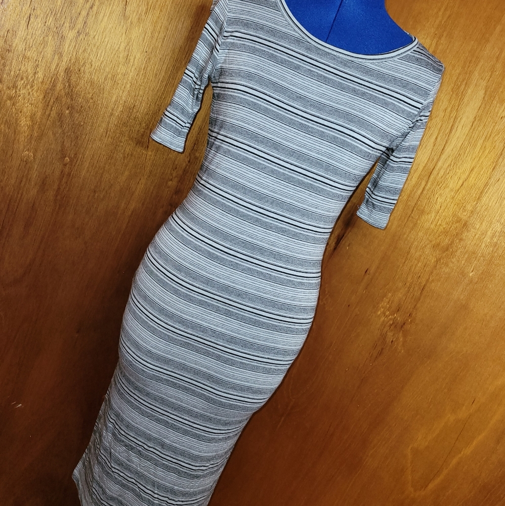 Lularoe Julia - Picture 1 of 2